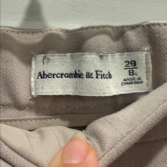 Abercrombie & Fitch A&F Sloane Tailored Premium Crepe Pant in Cream - Picture 4 of 5